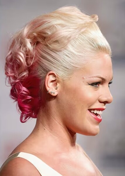 Alecia Beth Moore photo