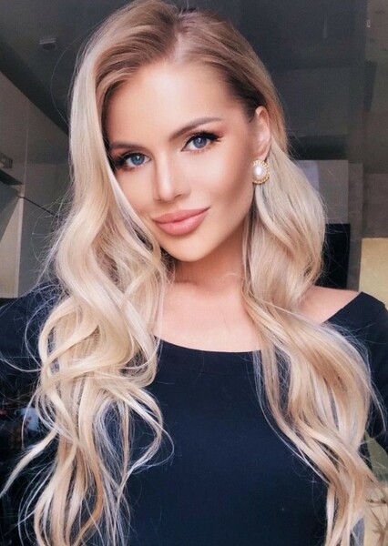 Alena Viva photo