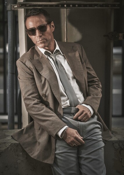 Alessandro Nivola photo