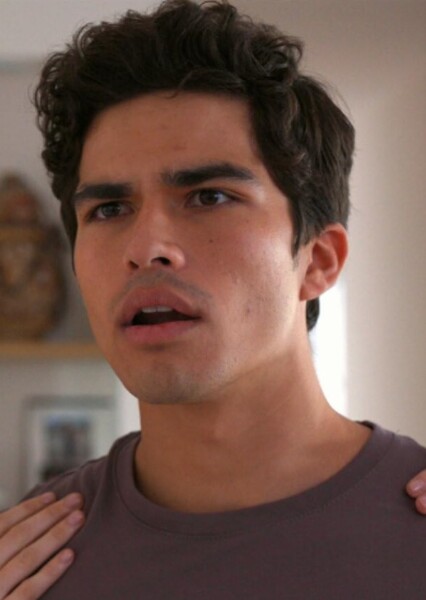 Alex Aiono photo