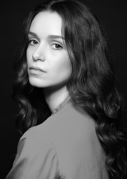 Alex Essoe photo