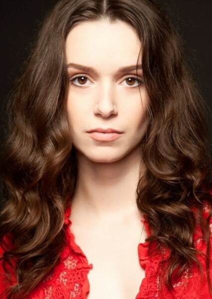 Alex Essoe