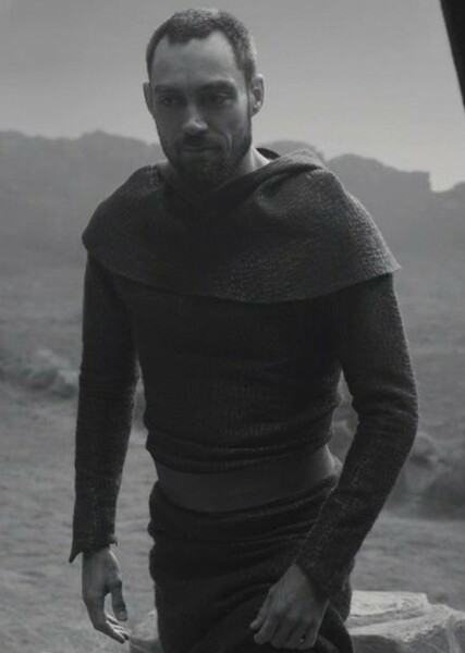 Alex Hassell photo