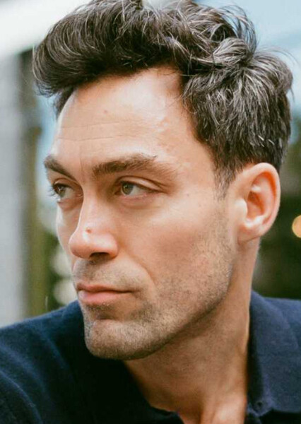 Alex Hassell photo