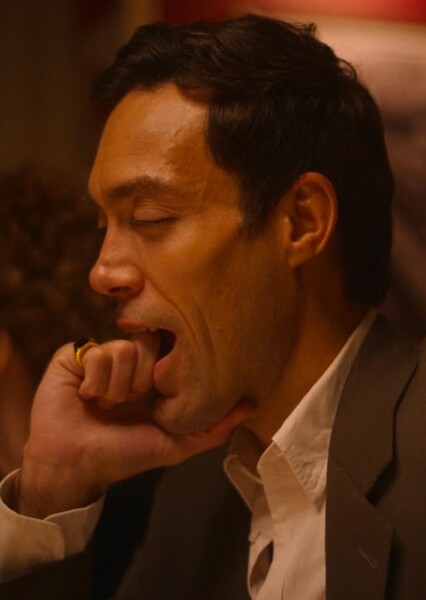 Alex Hassell photo