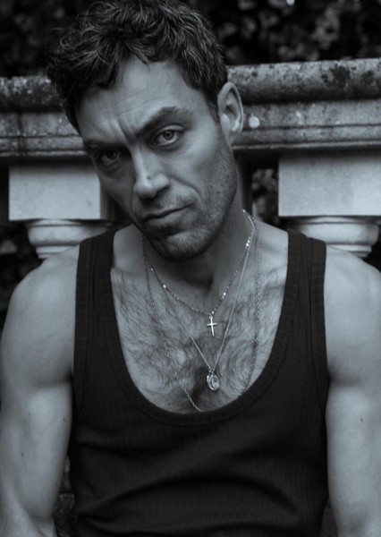 Alex Hassell photo