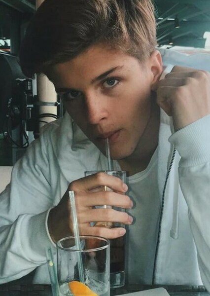 Alex Lange photo