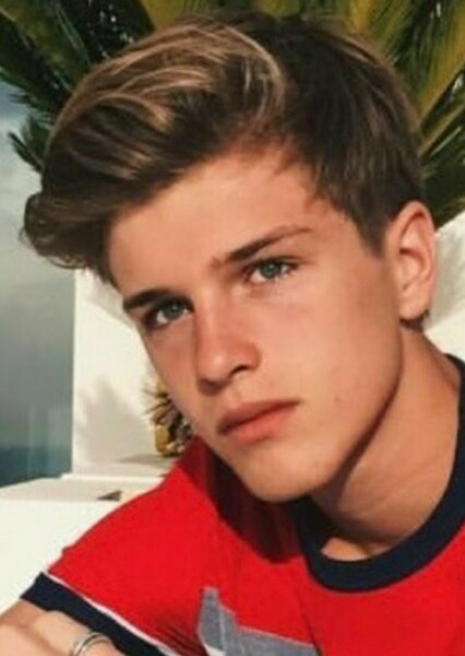 Alex Lange photo