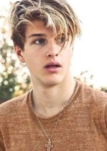 Alex Lange photo