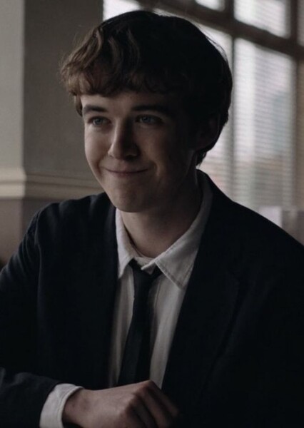 Alex Lawther photo