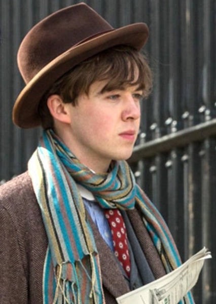 Alex Lawther photo
