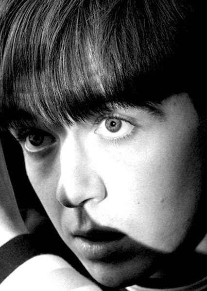 Alex Lawther photo