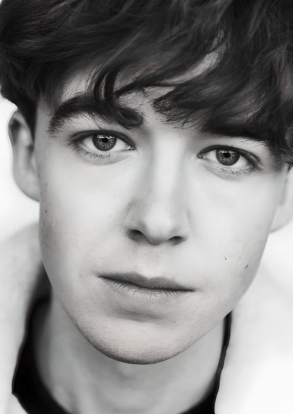 Alex Lawther photo