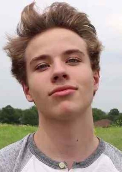 Alex Lee. photo