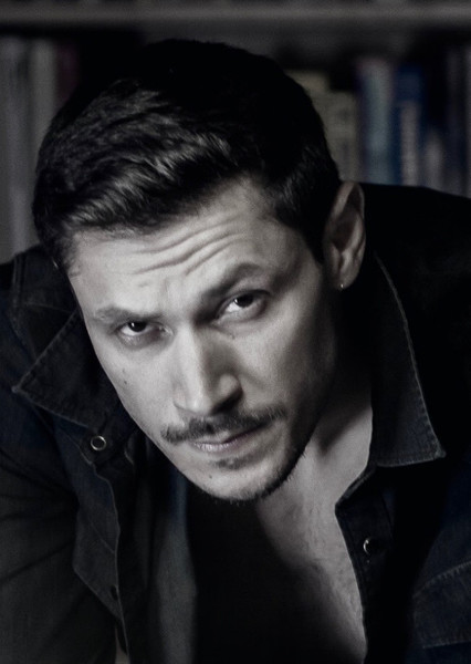 Alex Meraz