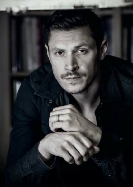 Alex Meraz photo
