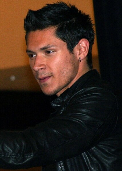 Alex Meraz photo