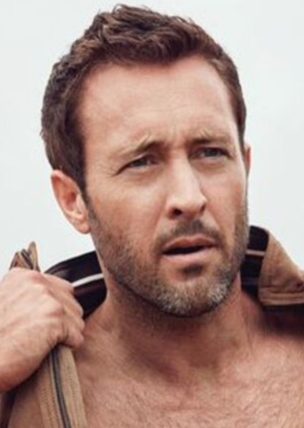 Alex O'Loughlin photo