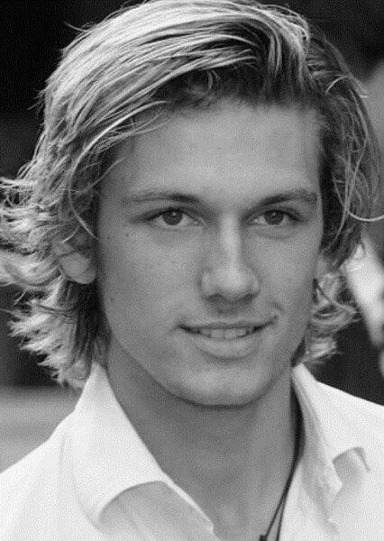Alex Pettyfer photo