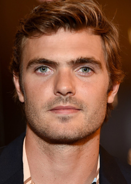 Alex Roe photo
