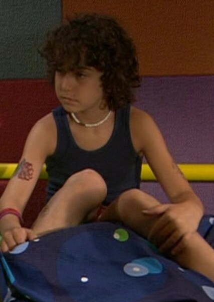 Alex Wolff photo
