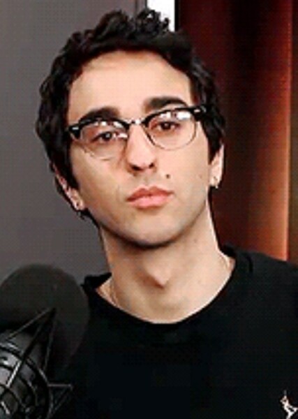 Alex Wolff photo