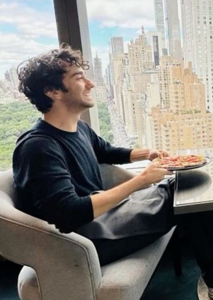 Alex Wolff photo