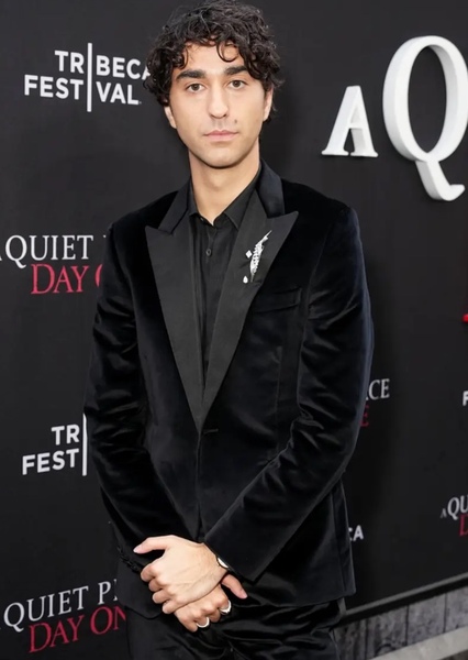 Alex Wolff photo
