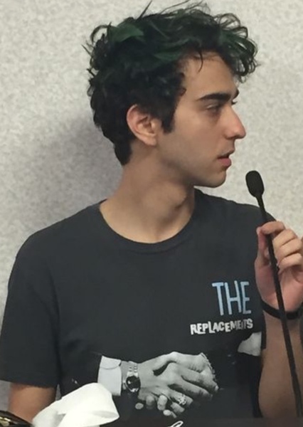 Alex Wolff photo