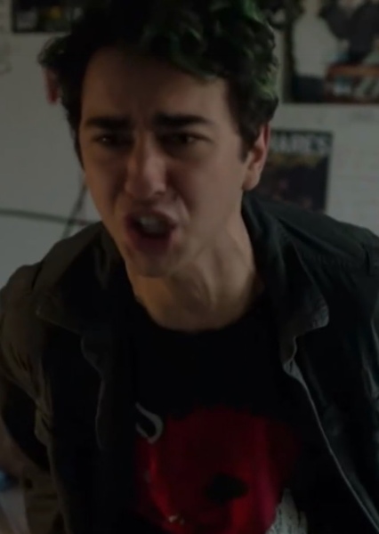 Alex Wolff photo