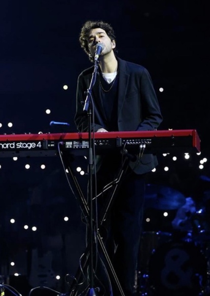Alex Wolff photo