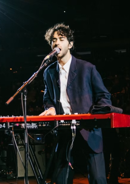 Alex Wolff photo