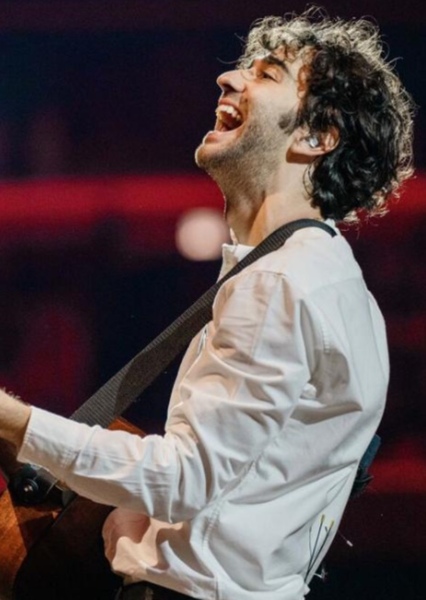 Alex Wolff photo