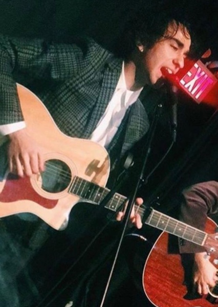 Alex Wolff photo