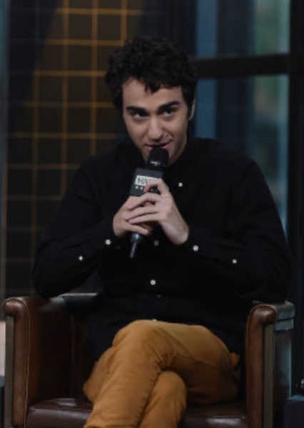 Alex Wolff photo