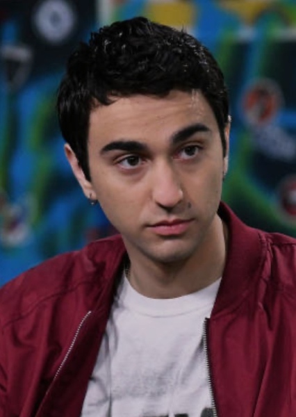Alex Wolff photo