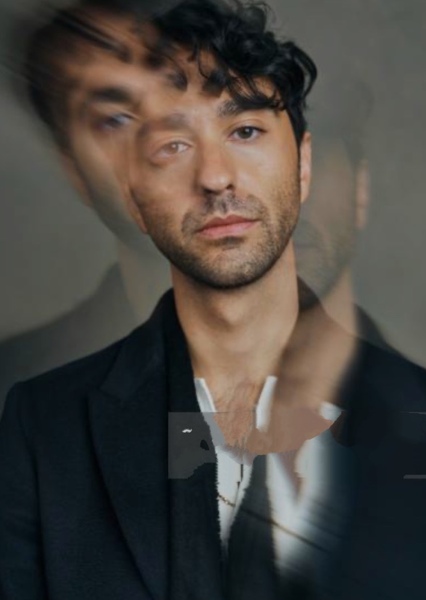 Alex Wolff photo