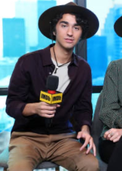 Alex Wolff photo