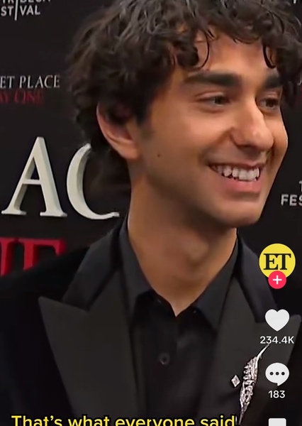 Alex Wolff photo