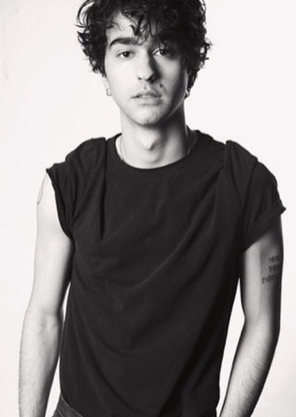 Alex Wolff photo