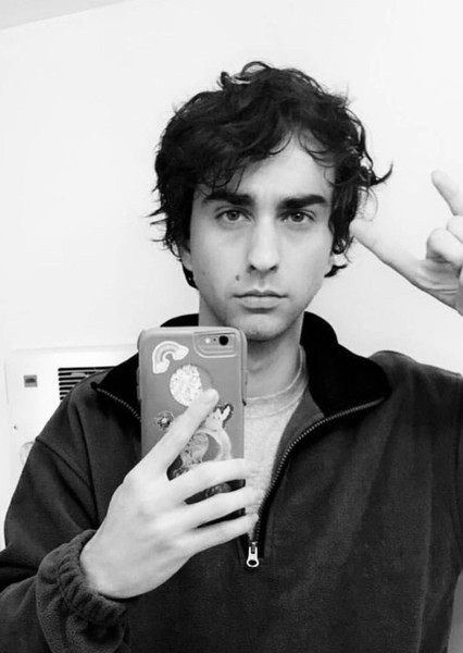 Alex Wolff photo