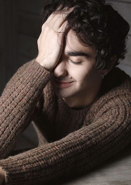 Alex Wolff photo