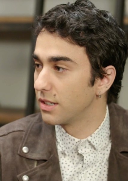 Alex Wolff photo