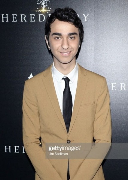 Alex Wolff photo
