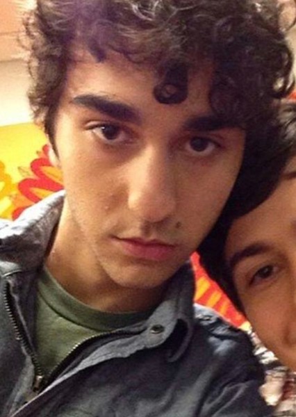 Alex Wolff photo