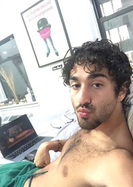 Alex Wolff photo