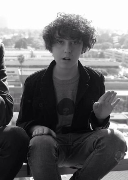Alex Wolff photo
