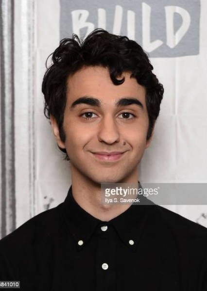 Alex Wolff photo