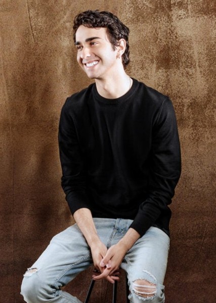 Alex Wolff photo