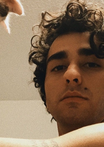 Alex Wolff photo